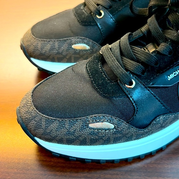 Sneakers by Michael Kors - Picture 5 of 6